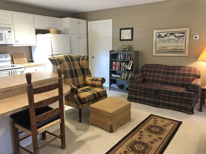 Others 4, Inn at Indian Creek, Washington