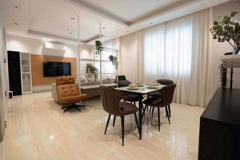 Dining room, Al Malqa Flat, Sleeps 4 With Free Parking, Riyadh