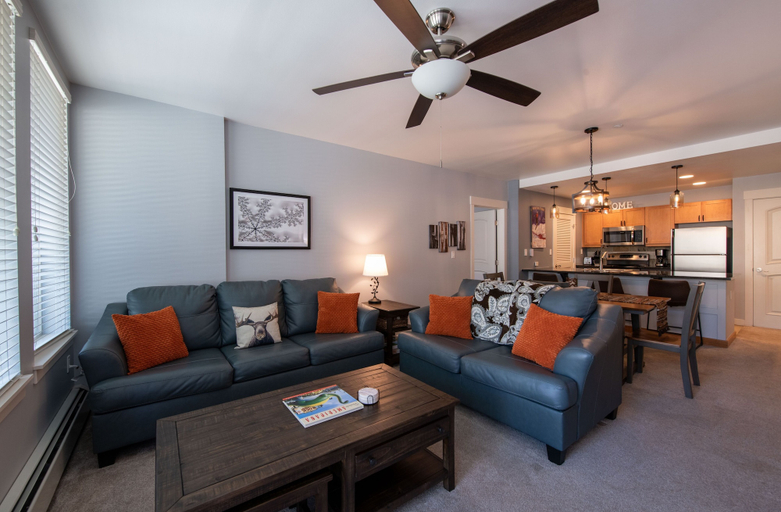 Living area 5, Premium Unit 4285 Fraser Crossing/founders Pointe 2 Bedroom Condo, Grand