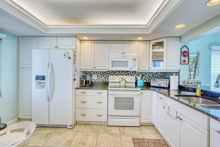 Private kitchen 5, Ocean Sands 1-501, Pinellas