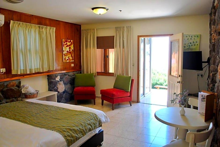 Bedroom 4, Vered Hagalil Holiday Village Hotel