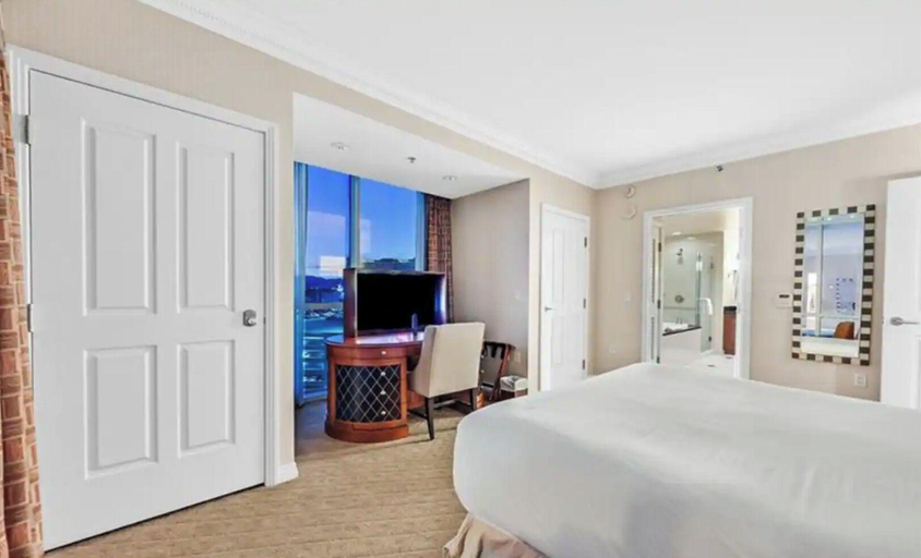 Bedroom 3, LUXURIOUS 1 BD/2BTH Premium Suite MGM Signature w/balcony, Clark