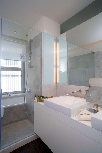 Bathroom 5, Parador de Alcala de Henares, Madrid