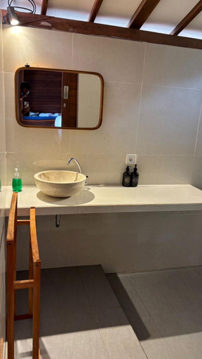 Bathroom 3, Lemon Hostel, Klungkung