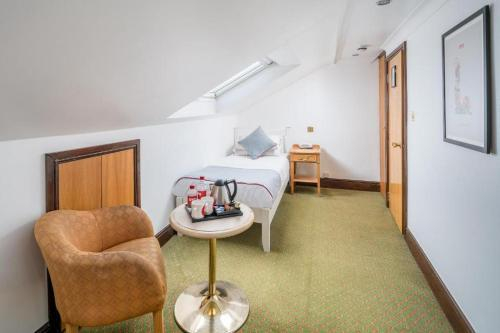 2, Abbey Hotel Shepherd's Bush, London