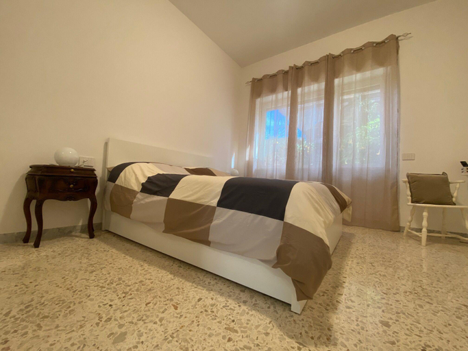 Others 2, B&B POSEIDON, Rome