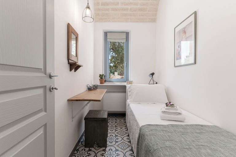 Bedroom 4, Borgo Altobello, Brindisi