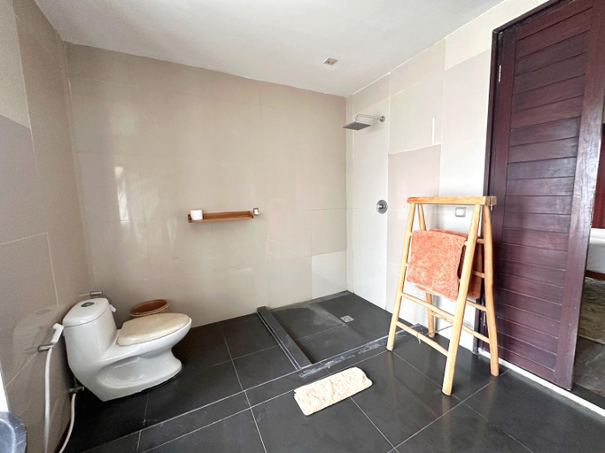 Bathroom 2, La Villa Gili Trawangan, Lombok
