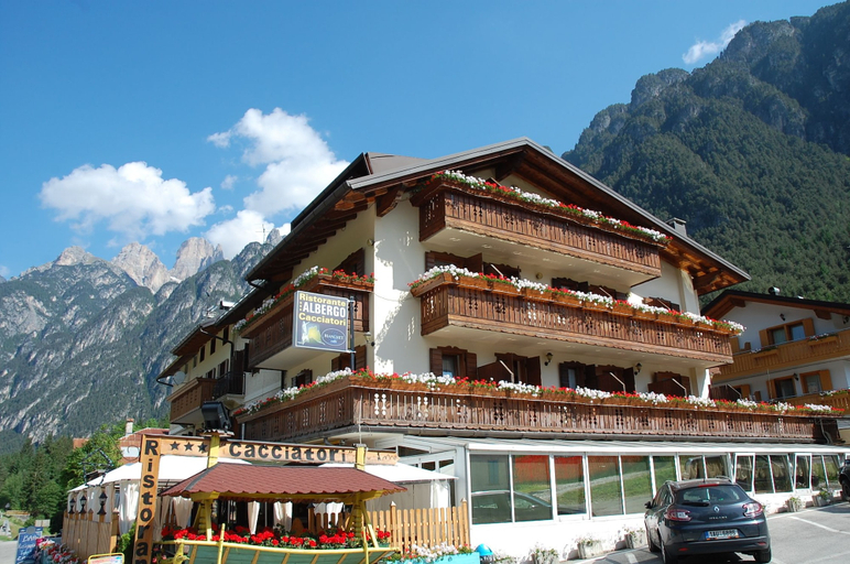 Exterior & Views 2, Albergo Ristorante Cacciatori, Belluno