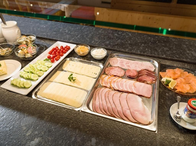 Breakfast buffet 3, Hotel Glockenstuhl, Schwaz