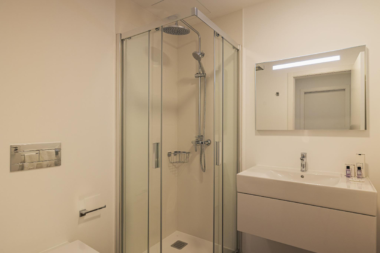 Bathroom 4, Alto do Forte, Ponta Delgada