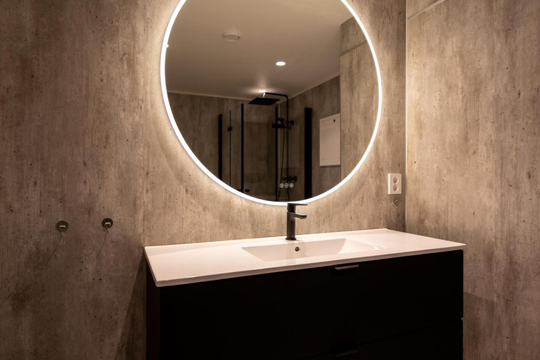 Bathroom 2, Florø Apartments Hotell, Flora