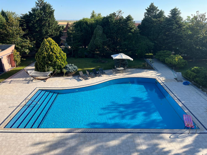 Sport & Beauty 2, Silivri Gazitepe'de 3 katlı, havuzlu luks villa, Üsküdar
