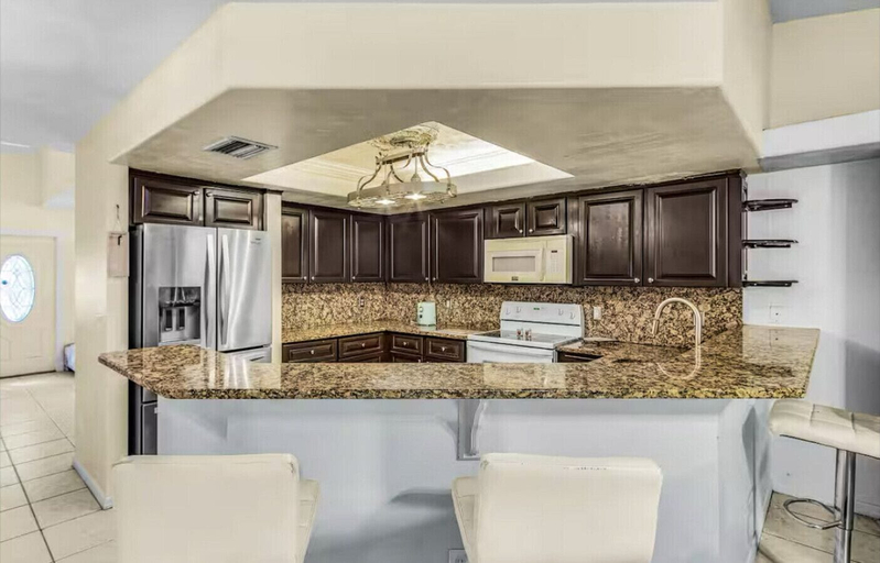 Private kitchen, Al Capone - Paradise Home & Apartmen, Lee
