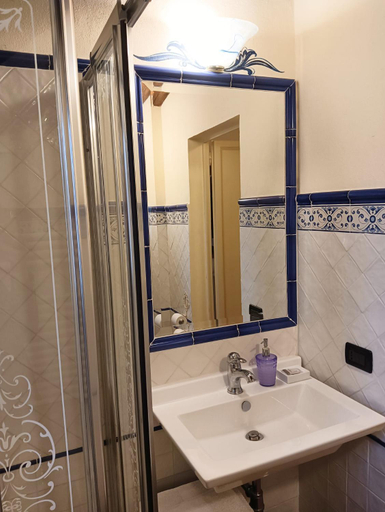 Bathroom 5, Relais Santa Margherita, Arezzo