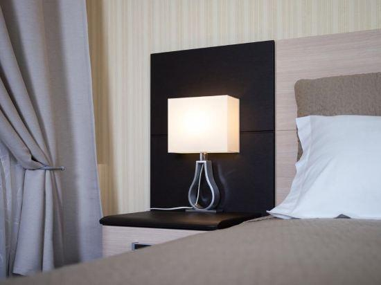Others 5, MosFilm Hotel, Western