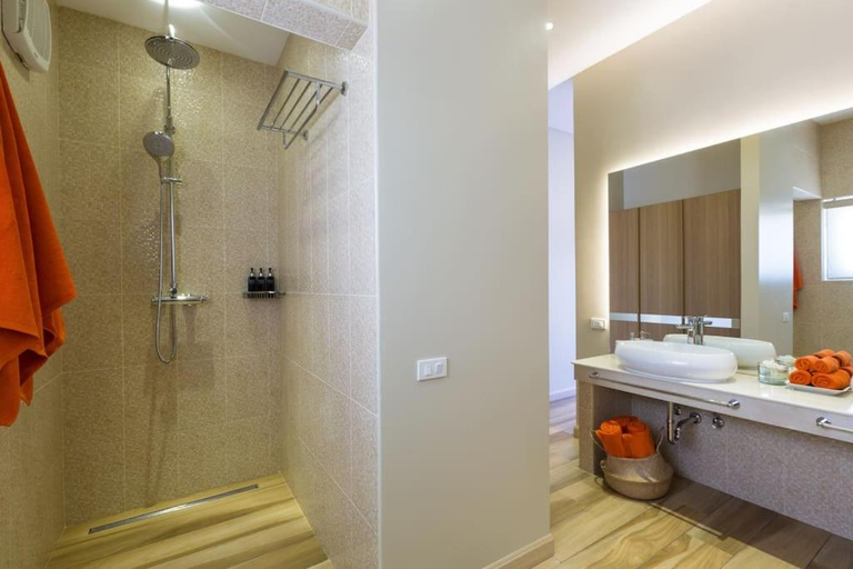 Bathroom, 5-bdr luxury villa at a villa resort, Ko Samui