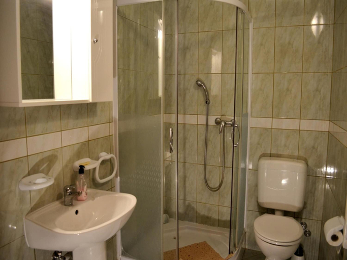 Bathroom 3, Apartment with shared swimming pool, Senj