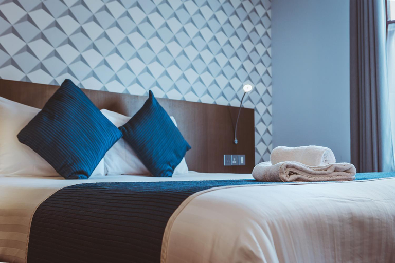 Bedroom 2, Draycote Hotel & Whitefields Golf Course and Club, Warwickshire
