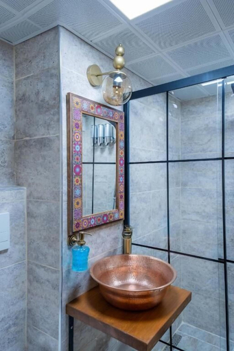 Room 5, Mihrumah Konagi, Merkez
