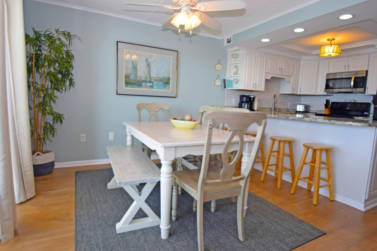 Dining, Thunder Island 14a 2 Bedroom Condo, Worcester
