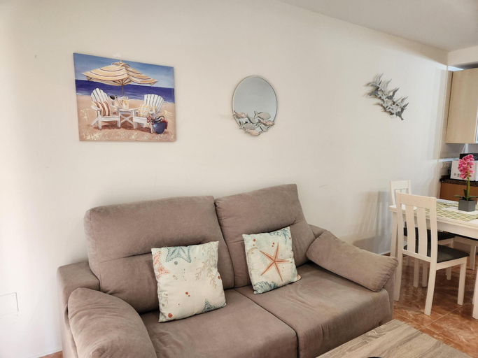 4, Cozy Apartment in Vera, Just Steps from the Beach, Almería