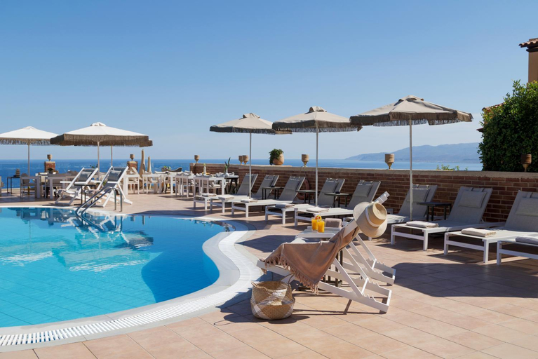 Sport & Beauty 2, Driades Deluxe by Checkin, Crete