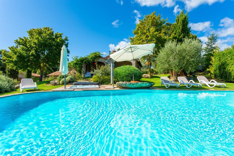 Sport & Beauty 2, Villa Casale Silvia Large Private Pool, A/C, WiFi, Terni