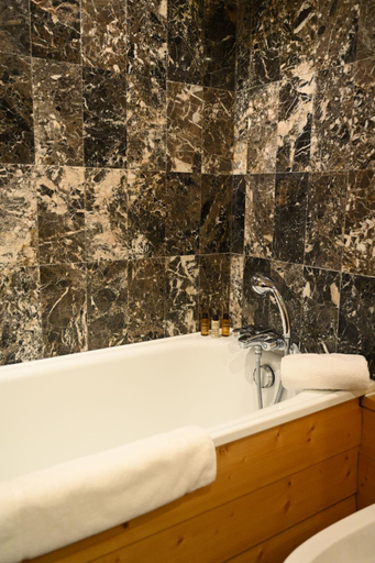 Bathroom 5, Hotel Carlina, Savoie