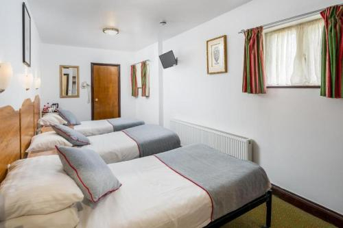 3, Abbey Hotel Shepherd's Bush, London