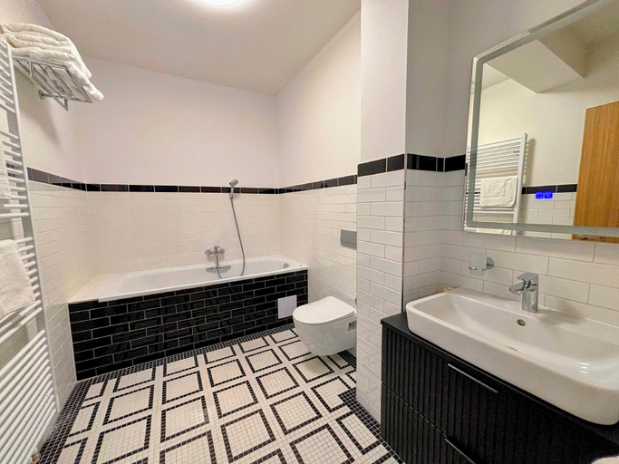 Bathroom 3, Prague City Golf Apartments, Praha 19