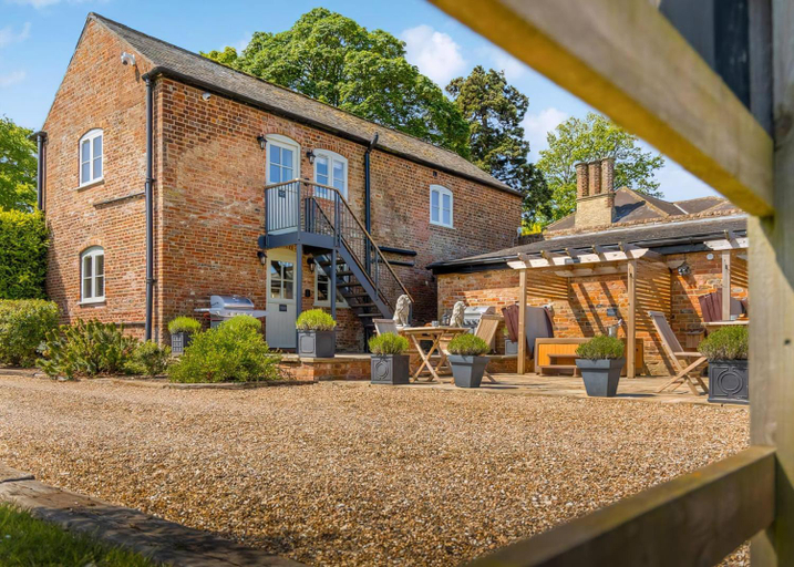 Exterior view 2, Woad Mill Barns, Lincolnshire