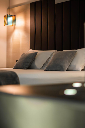 Bedroom 2, California City Hotel, Medellín