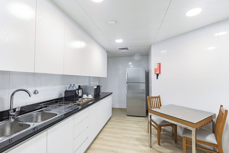Private kitchen 2, Golden Sands 10 Hotel Apartments, Dubai