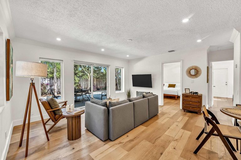 5, Beautiful 2 BR Apartment - Bright and Spacious, Broward