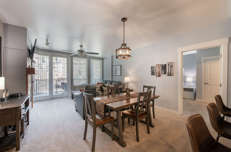 Living area 4, Premium Unit 4285 Fraser Crossing/founders Pointe 2 Bedroom Condo, Grand
