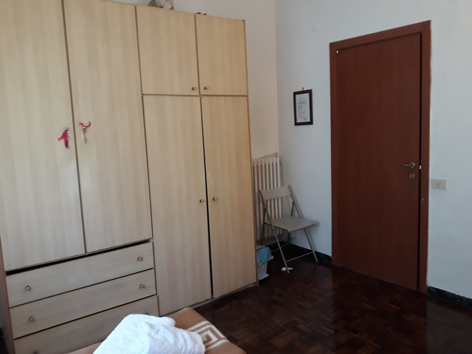 Bedroom 3, Bed in Siena, Siena
