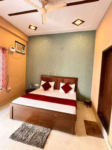 Room 2, Hotel Raghav Dham, Mathura