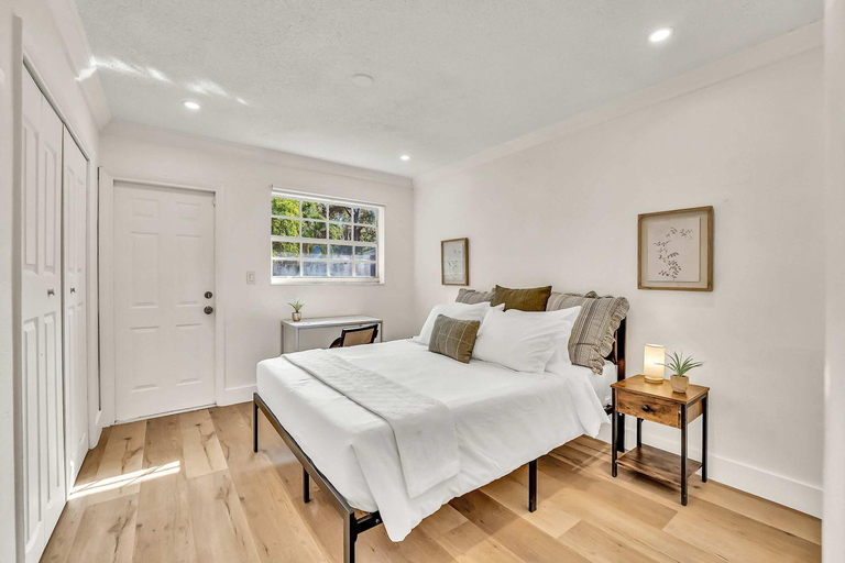 4, Beautiful 2 BR Apartment - Bright and Spacious, Broward