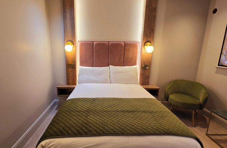 Bedroom 4, The Woodquay Townhouse