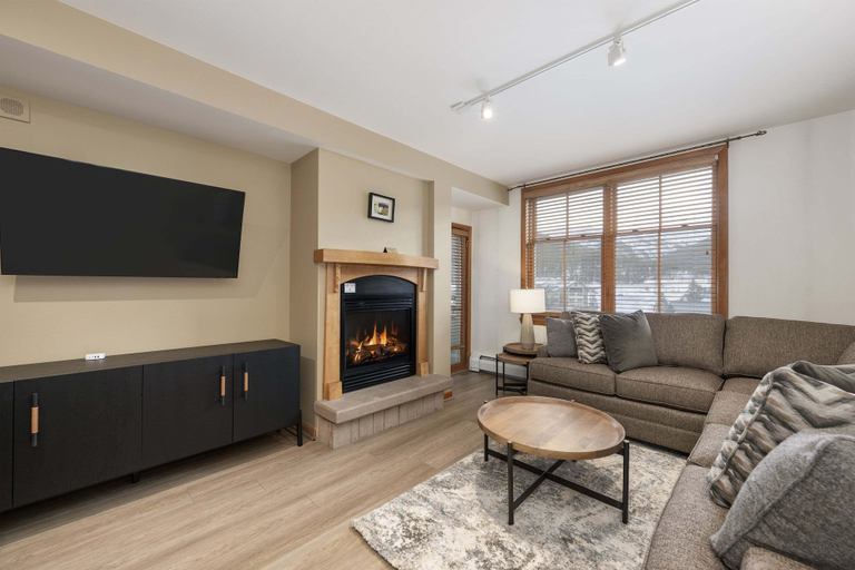 Living area 4, Zephyr Mountain Lodge, Condo | 2 bedroom (Select-Rated Condo 1616), Grand