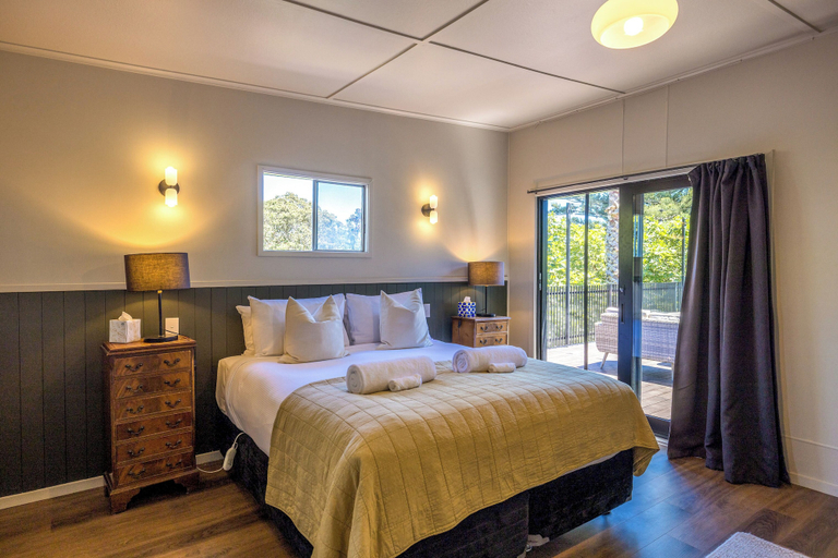 Room 5, Moana Beach House - Absolute Beachfront, Auckland