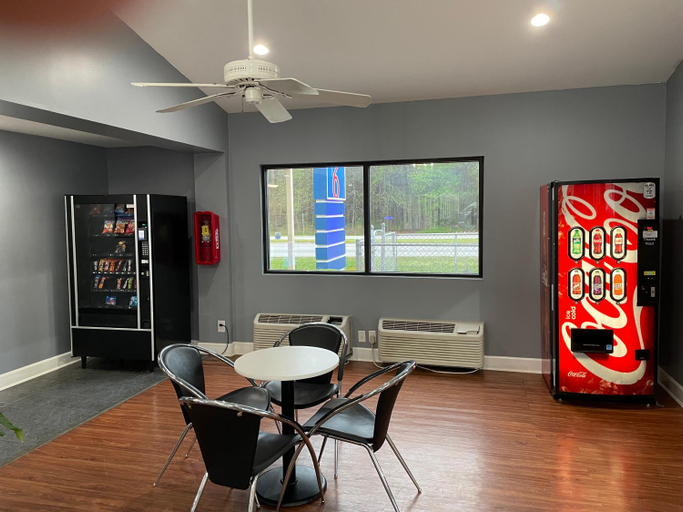 Food & Drinks 5, Motel 6 Pooler, GA - Savannah Airport, Chatham
