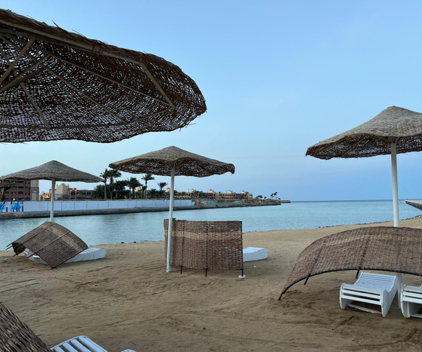3, Modern Seaview Condo in Scandic Resort Hurghada, Al-Ghurdaqah