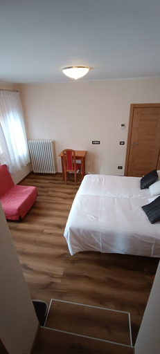 Bedroom 4, Albergo Ristorante Cacciatori, Belluno
