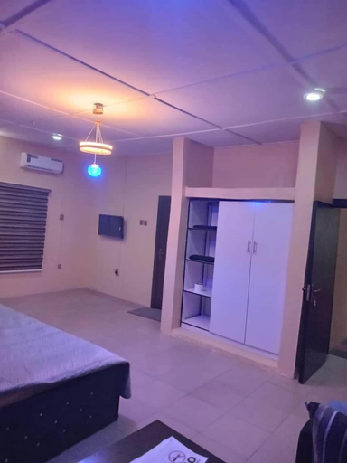 Room 5, Top Nosh Lounge and Bar, IbadanNorth