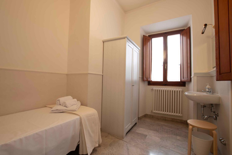 Others 3, Hotel Canada, Florence