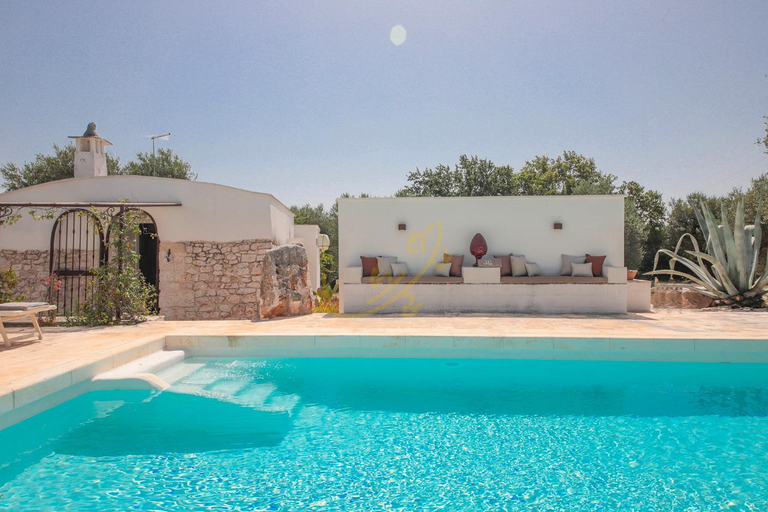 Sport & Beauty 2, TD Trulli Chiara Tastefully Decorated with Pool, Brindisi
