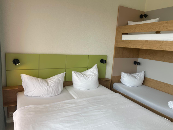 Bedroom 4, Feriendorf Rerik, Rostock