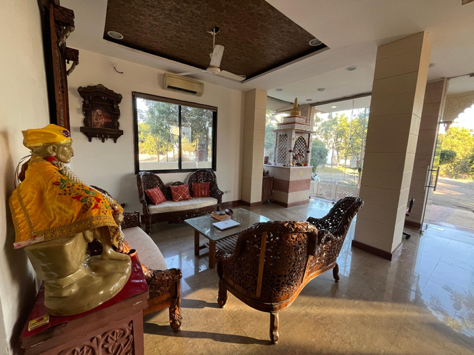 Others 3, Hotel Meraya, Ahmadnagar